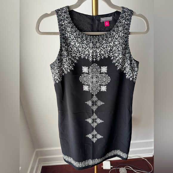 EUC Vince Camuto Black and White Pattern Mini Sheath Dress Size 4P - Picture 2 of 4
